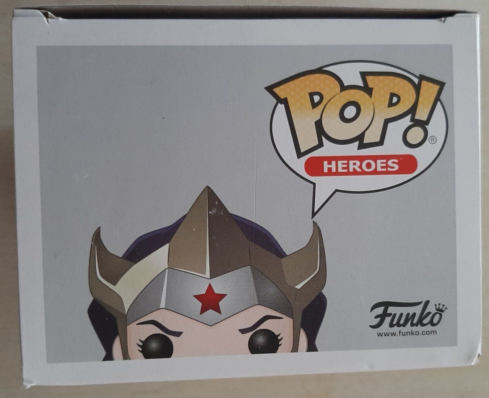 Funko Figuren: Funko Pop Wonder Woman 238 – Neu und originalverpackt aus Montet (Glâne) von KOADA 3