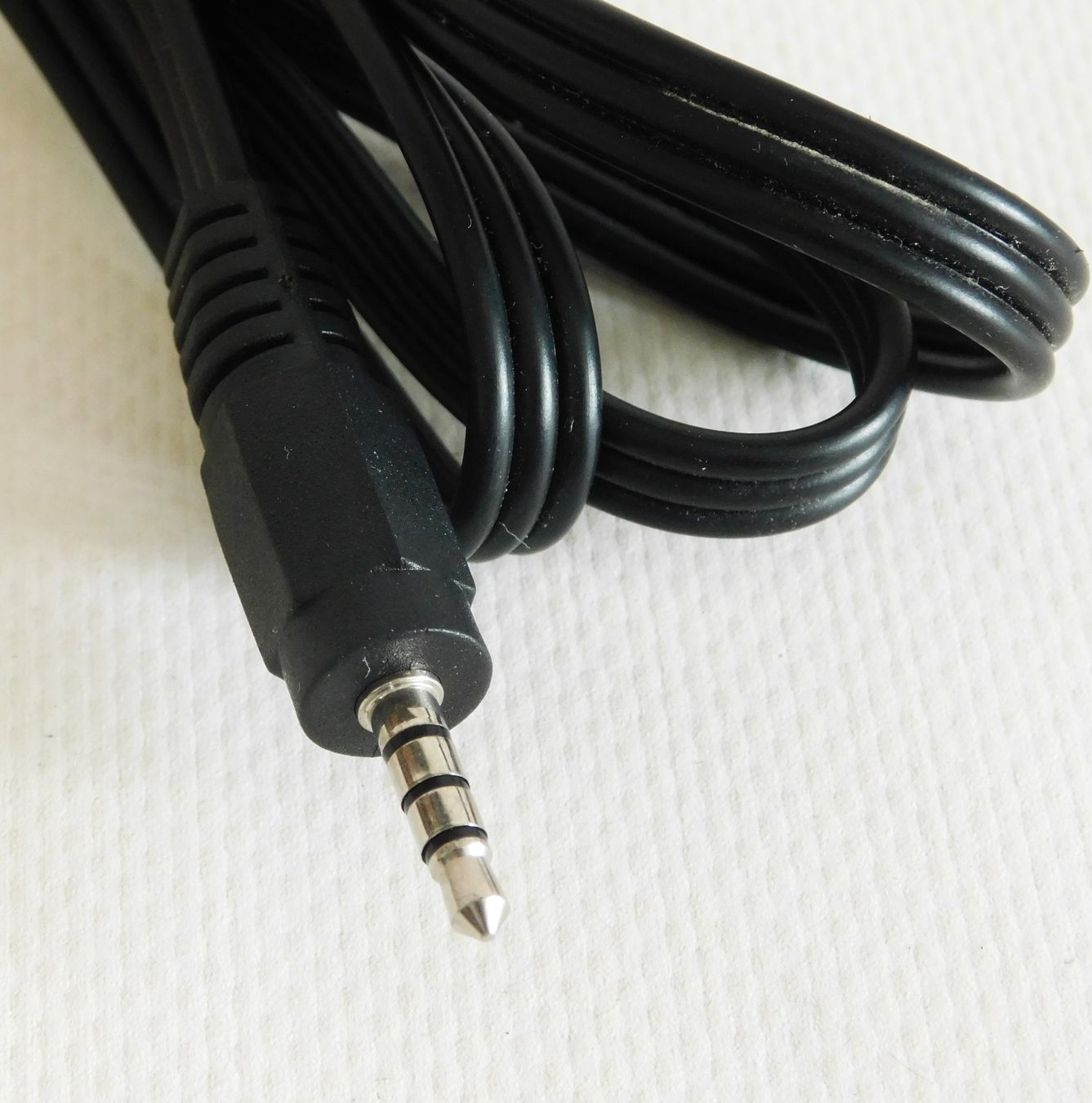 Cavi: Titel: Audio/Video (AV) Kabel: 3.5mm Klinke auf 3x RCA – Usato da Emmenbrücke venduto da Ulisse-22 2