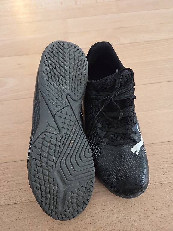 Herrenschuhe: Fussballschuhe Halle – Gebraucht aus Bülach von Boubbleziss 2