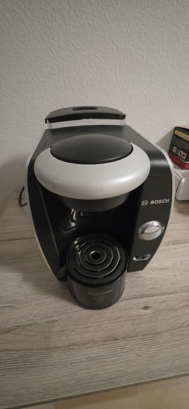 Bosch Kaffeemaschinen & Espressomaschinen: Kaffeemaschine Bosch Tassimo  – Gebraucht aus Zürich von Abrar123
