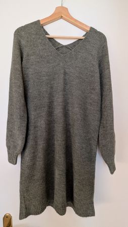 Neuwertig Strickkleid Khaki JDY V-NECK NOOS - Grösse XS