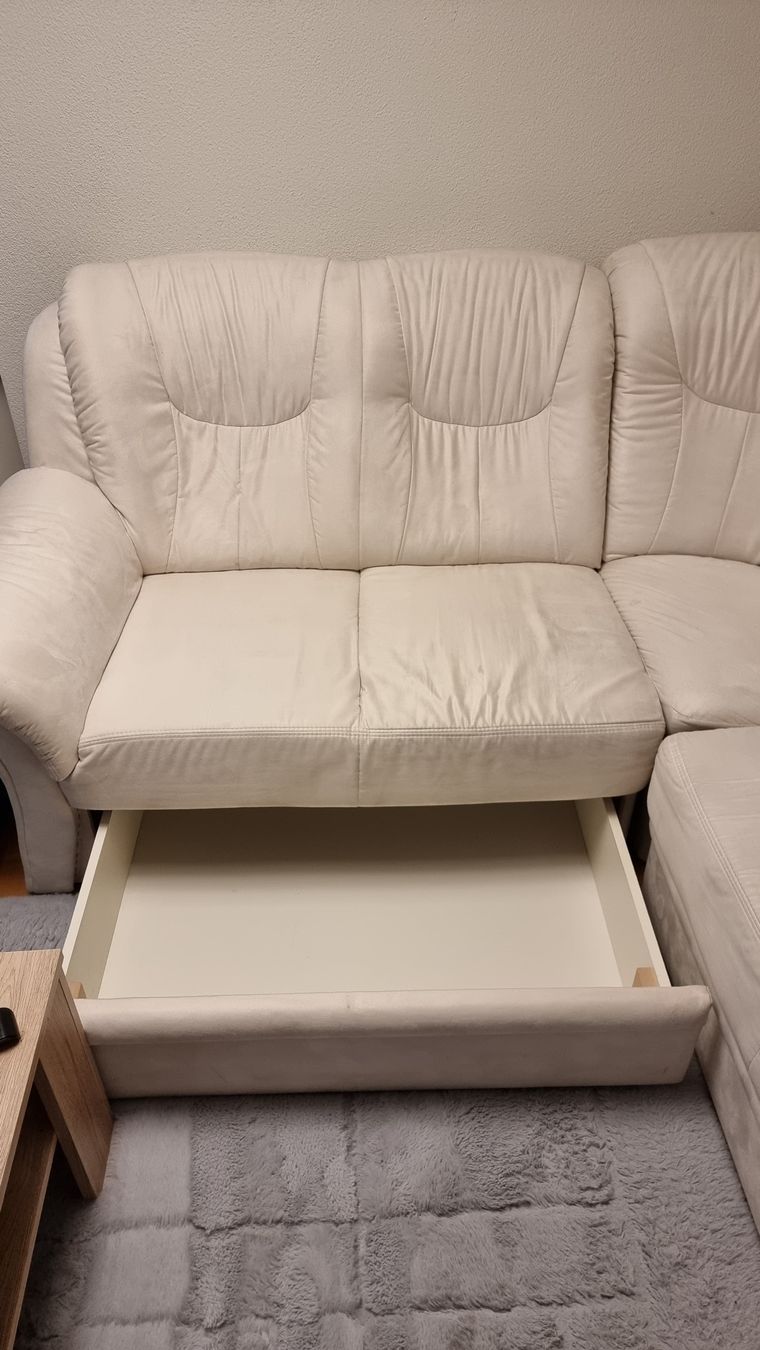 Sofas: Ecksofa mit schlaffunktion – D'occasion à Lengnau AG par Rockethawk 6