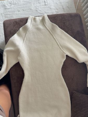 Strickkkeid cremefarben Grösse S neuwertig