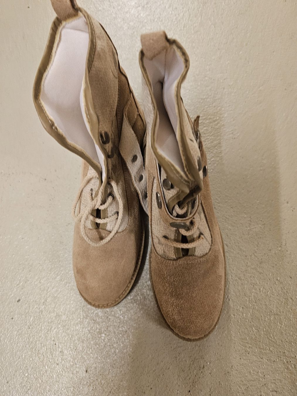 Scarpe da donna: Trachtenschuh beige, Gr. 40, – Usato da Honau venduto da Luzernerli70