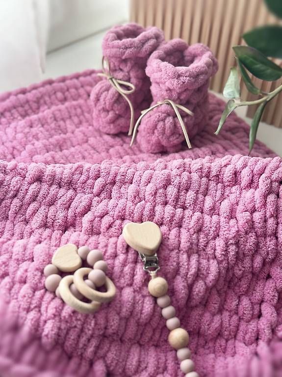 Lotti & Set di vestiti: Neugeborenen Set "Rosa mit Schuhen" NEU – Usato da Glis venduto da KubEmma.ch