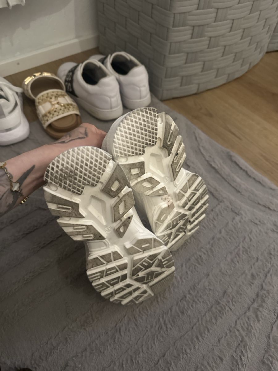 Shein Herrenschuhe: Sportschuhe weiss Grösse 39  – Gebraucht aus Menzingen von Endina.S 3