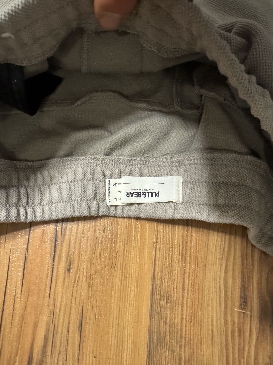 Pull&Bear Pantaloni: Pull&Bear Shorts Beige Herren L Jogger Style – Usato da Niederrohrdorf venduto da Joel.S01 1