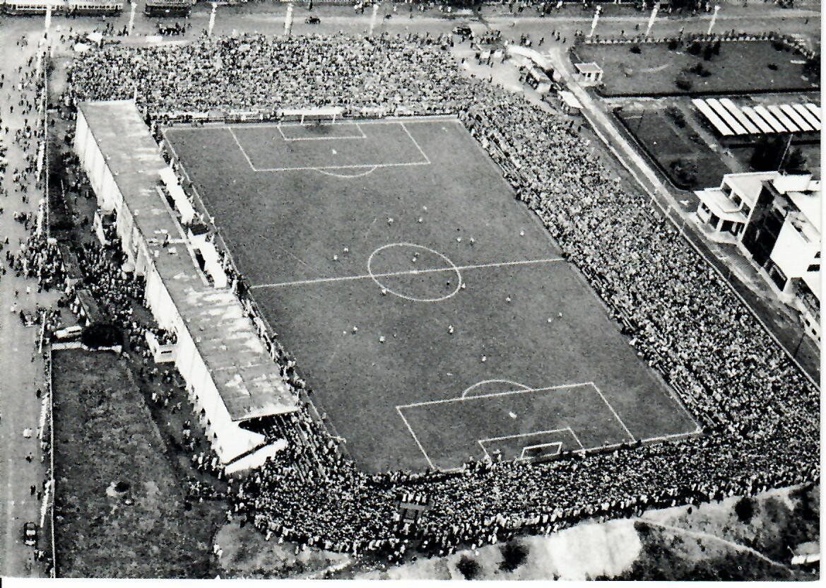 Cartes postales: Stade des Charmilles Genf – D'occasion à Hochdorf par Ziegel-16