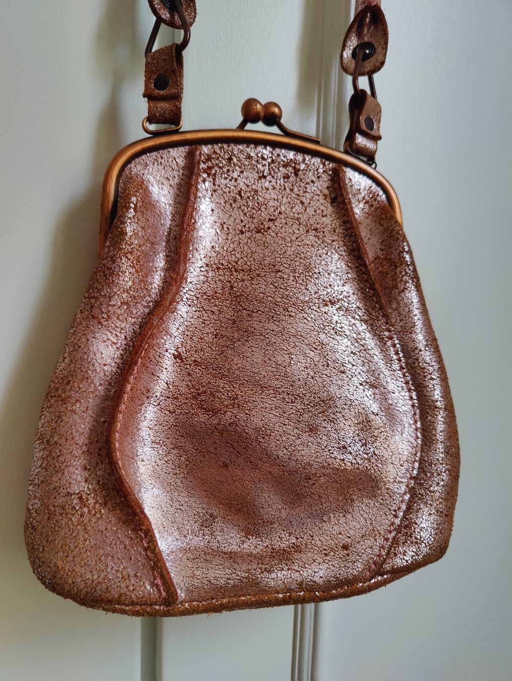 Max Mara Borse da donna: Max & Co. Bronze Metallic Frame Handbag, Party Chic – Usato da La Tour-de-Peilz venduto da dAutrefois 3