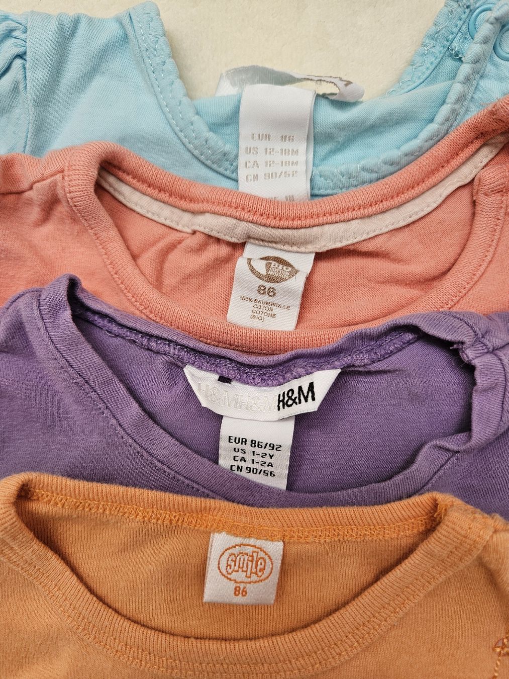 Lotti & Set di vestiti: Set T-Shirt Gr. 86 – Usato da Worb venduto da jun_fj8w 2