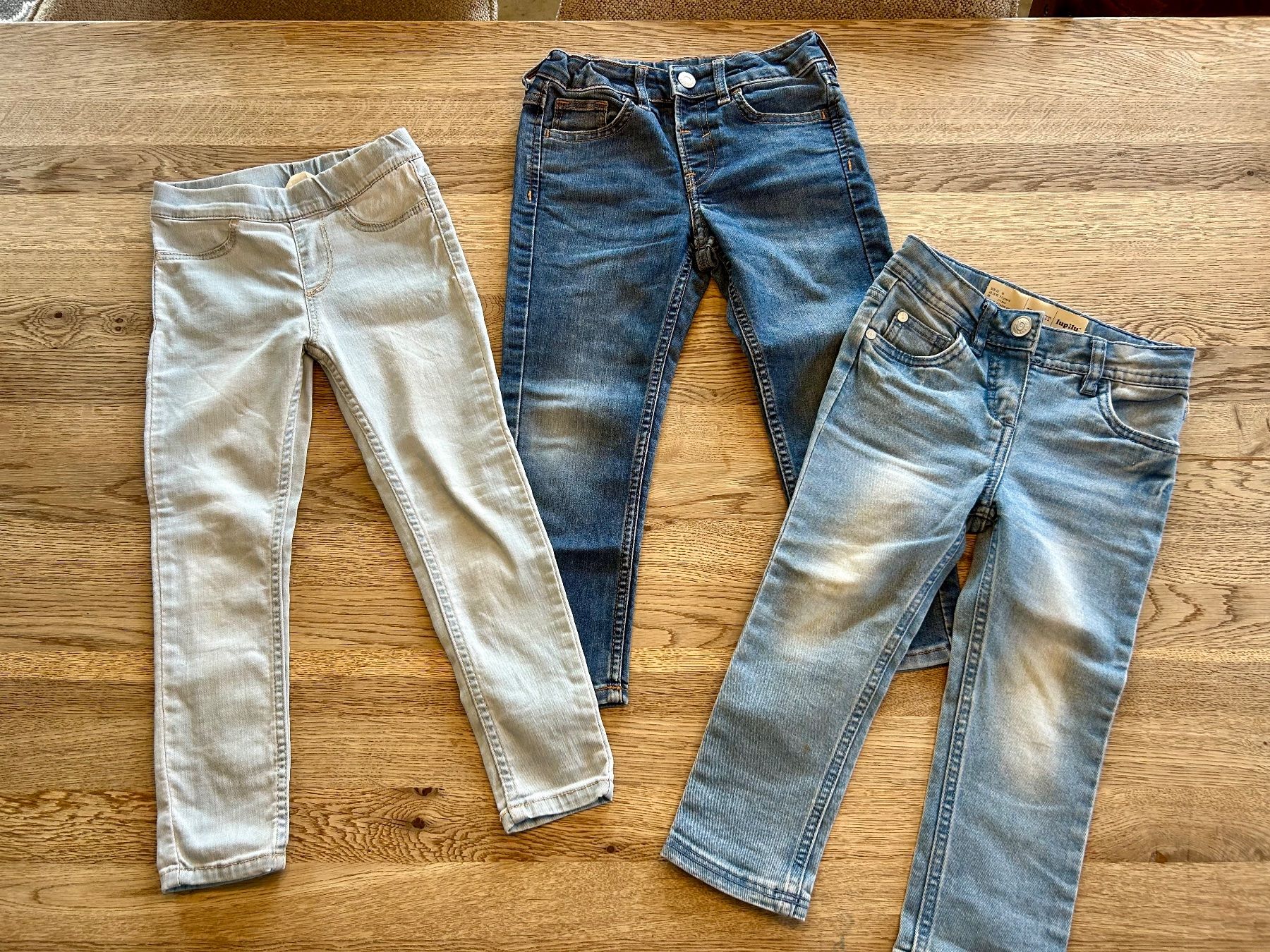Lotti & Set di vestiti: Kleiderpaket Mädchen (Gr. 98/104) – Usato da Trachslau venduto da Daroli_2 3