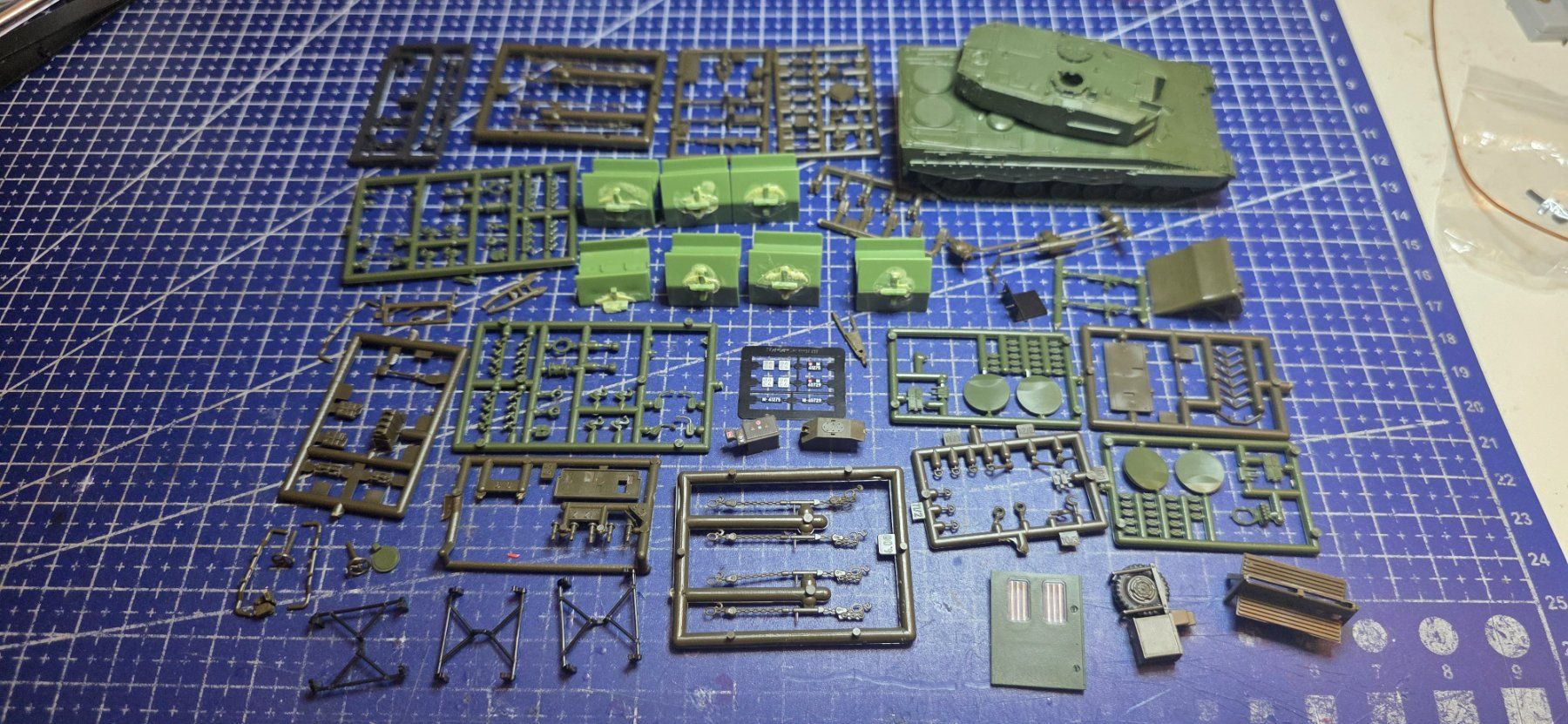 Roco Modelleisenbahnen: Roco panzer zubehör HO – Gebraucht aus Hochfelden von Danizh0
