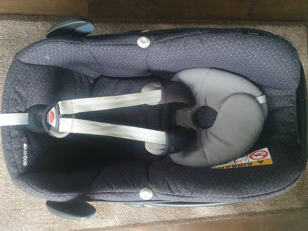 Maxi-Cosi Seggiolini per auto: Maxi-Cosi Pebble, Pearl und Isofix-Basis – Usato da Rüti ZH venduto da AM46 2