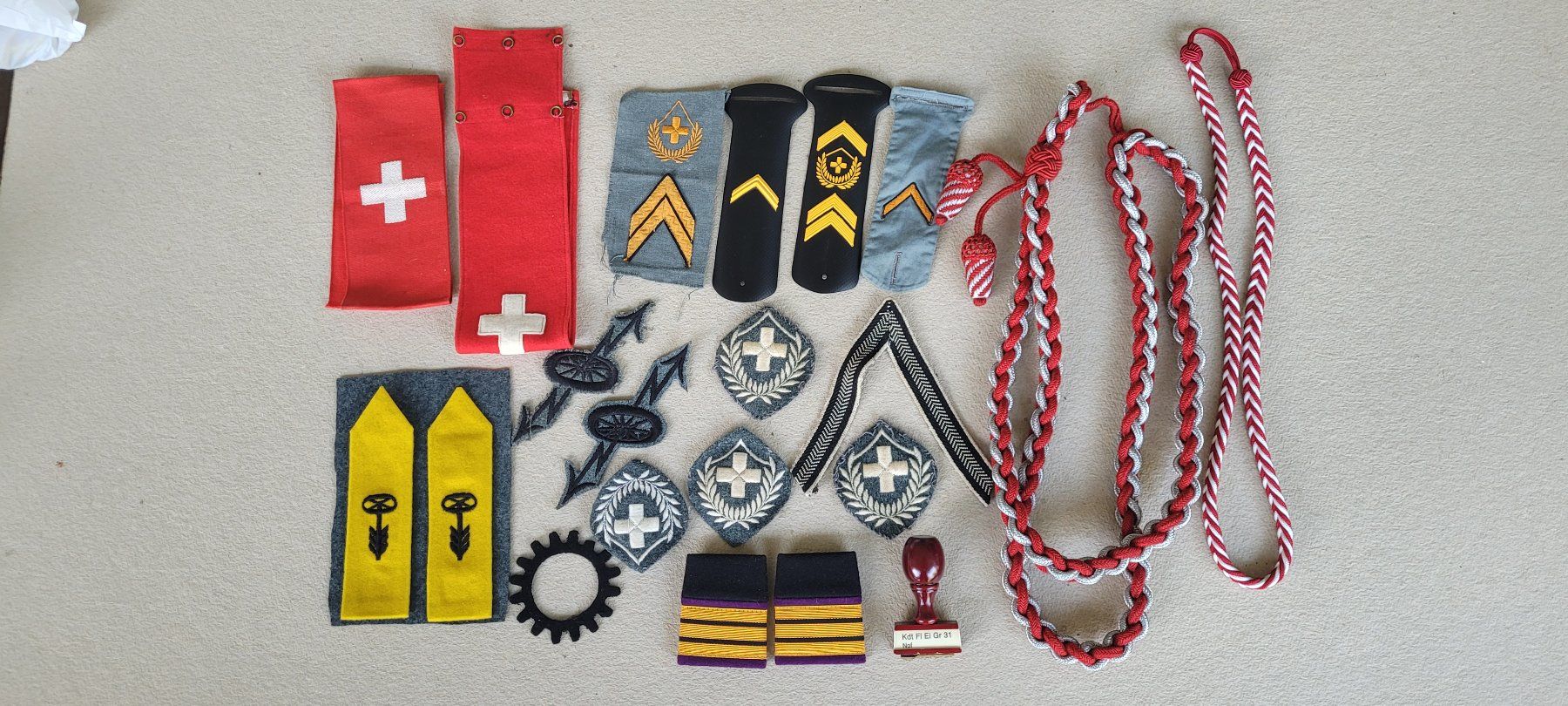 Schweizer Armee Uniformi: Militär Verschiedenes – Usato da Wangen b. Olten venduto da Grizzly48