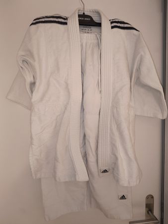 Adidas Judo Anzug Grösse 140cm weiss gebraucht