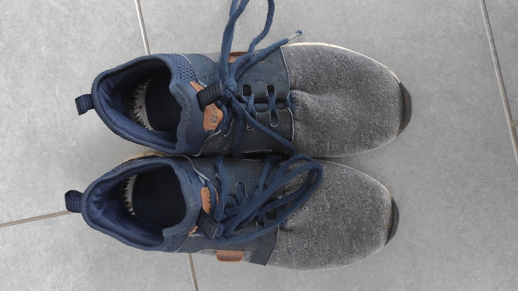Bench Scarpe per ragazzi: Stoff-Turnschuhe von Bench Gr 38 – Usato da Riehen venduto da India13 1