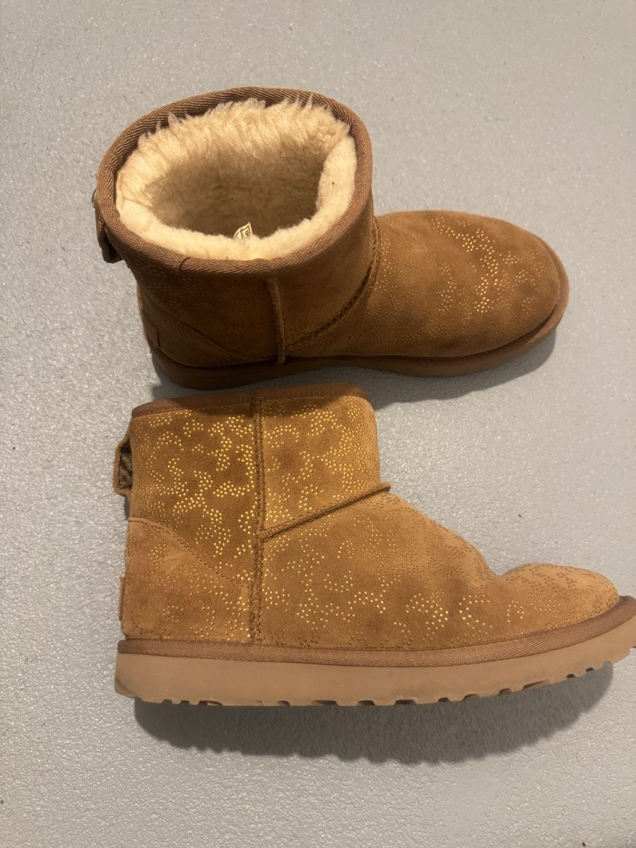Ugg Scarpe da uomo: Ugg Boots Short mit Leo-Muster – Usato da Luzern venduto da wet_7bm6 5