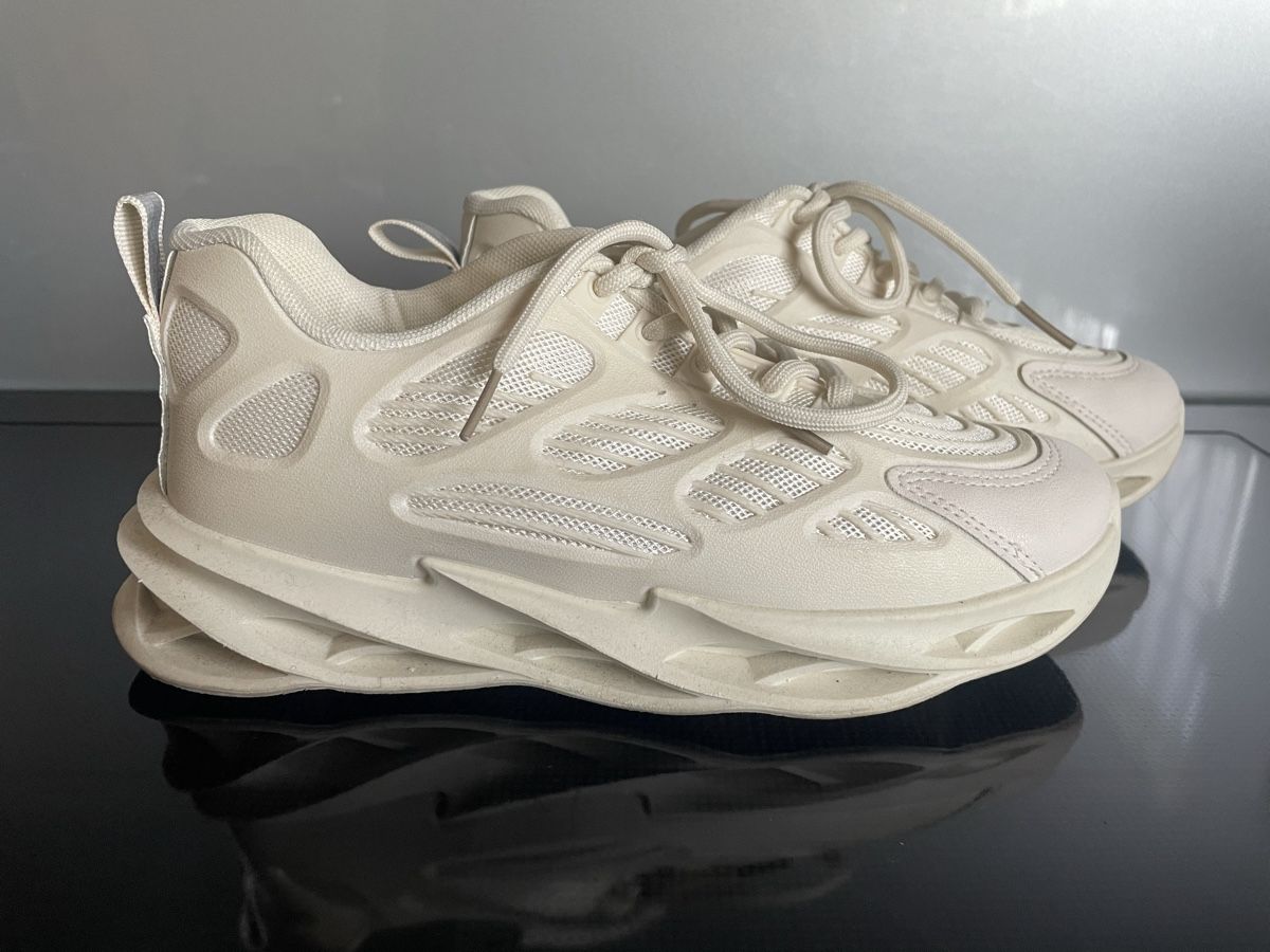 Damenschuhe: DAMEN SNEAKERS - BEIGE - GRÖSSE 38 – Gebraucht aus Buchs AG von fischli610 1