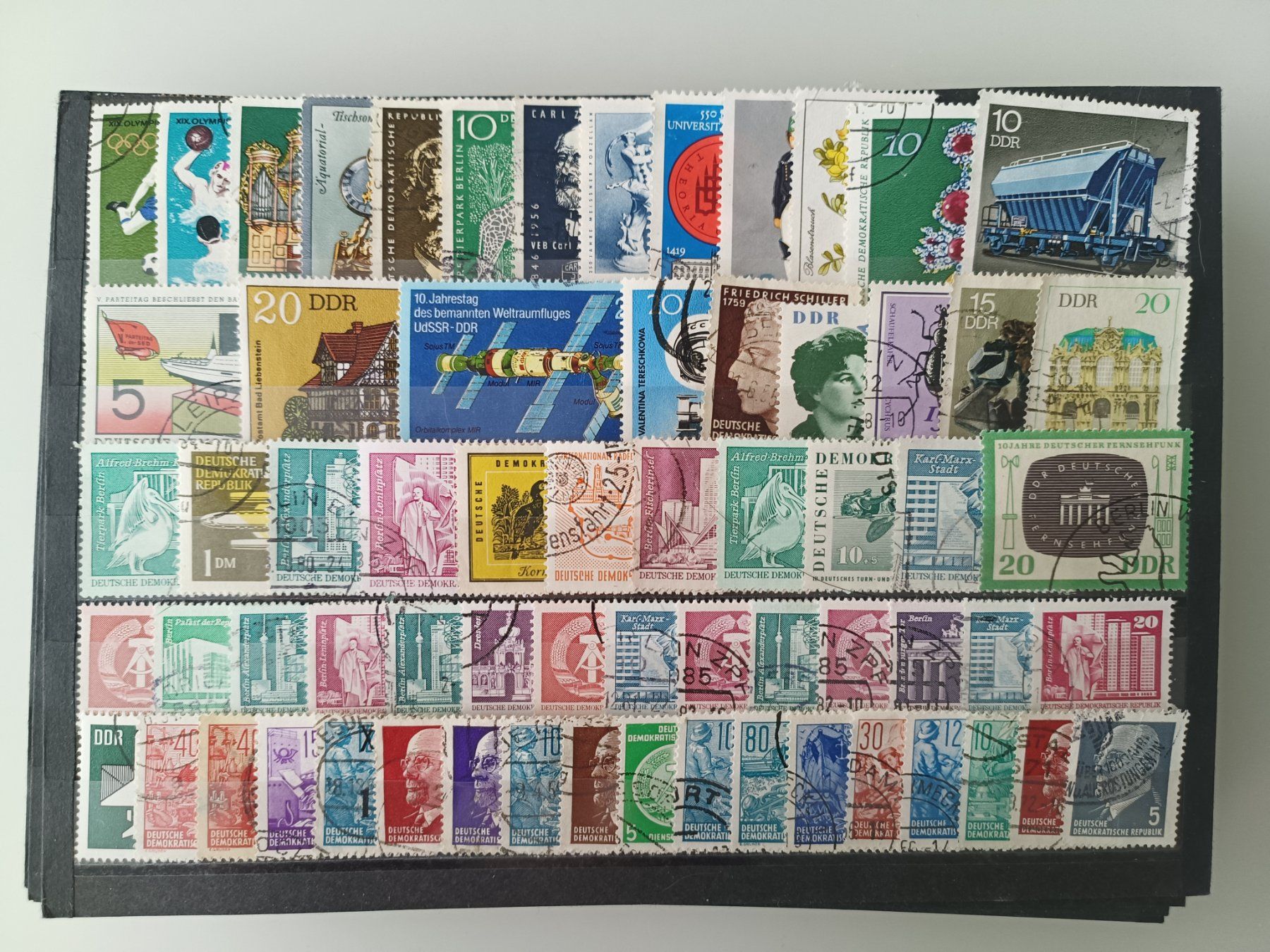 Tutti i francobolli: DDR Lot gestempelt – Usato da Dübendorf venduto da goeggi79