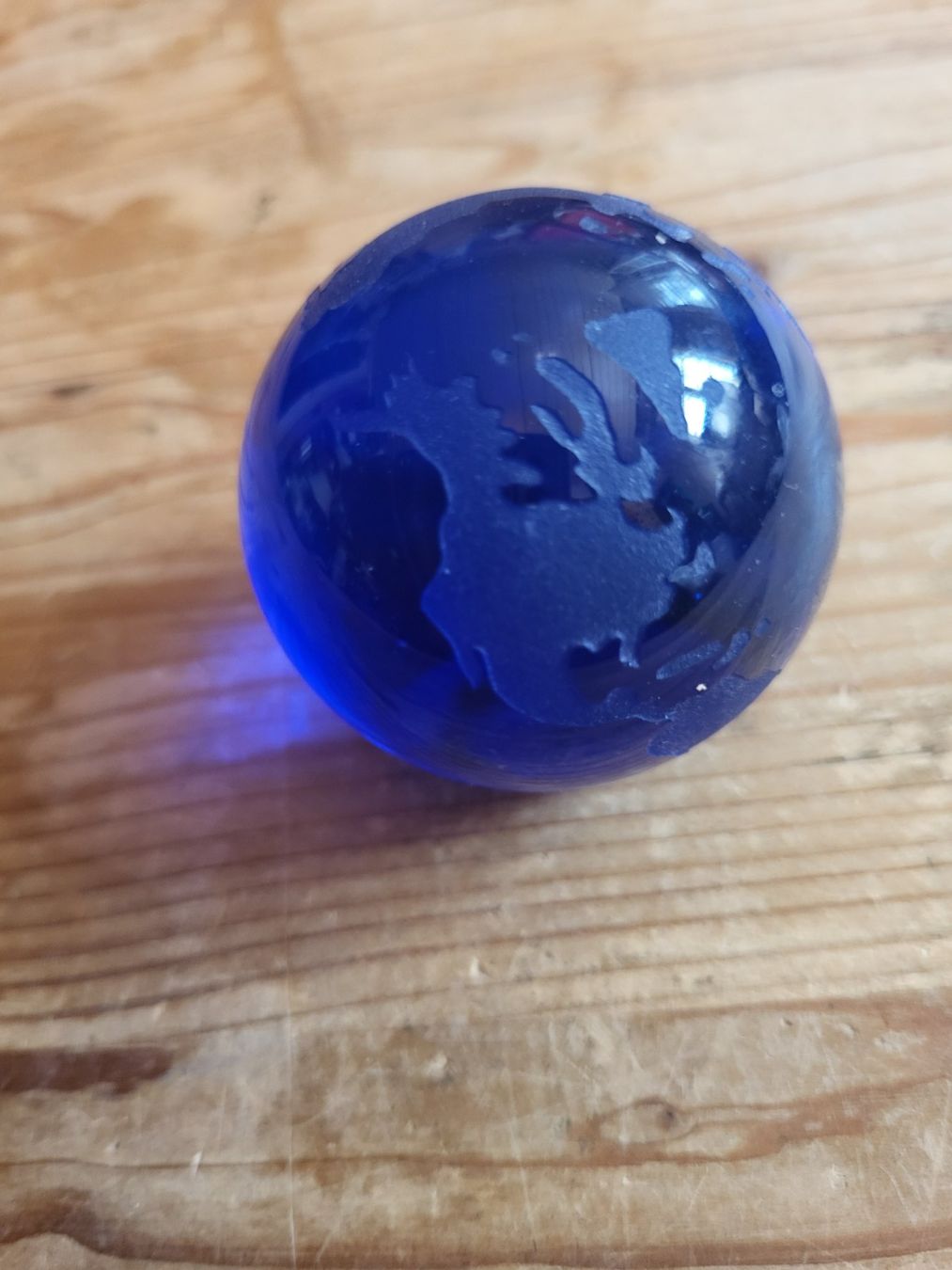 Sonstige Dekorationen & Accessoires: Blauer Globus aus Glas – Gebraucht aus Guggisberg von Aegertenlehn 2