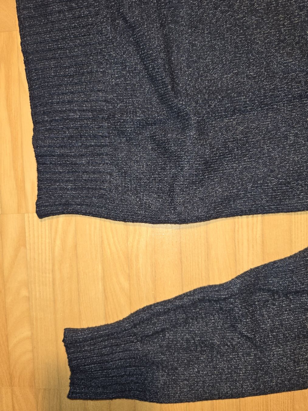 Pullover & Sweatshirts: Rollkragenpullover, Grösse S, Dunkelblau, selten getragen – Gebraucht aus St. Gallen von A.W.128 2