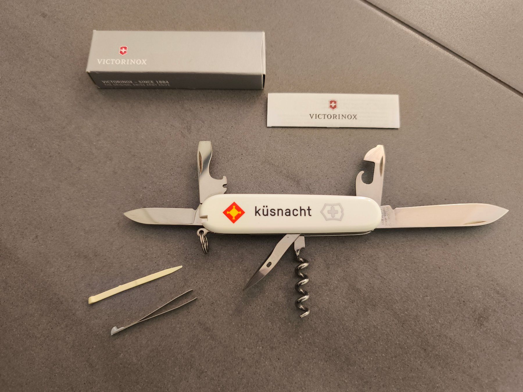 Victorinox Couteaux de poche: Victorinox Taschenmesser – Neuf avec emballage d'origine à Zürich par Bluemex 1