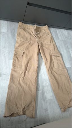 Khaki Cargo Hose, Grösse M, ideal für den Übergang!