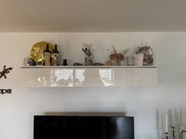 Weisses ober Möbel für die Wand 