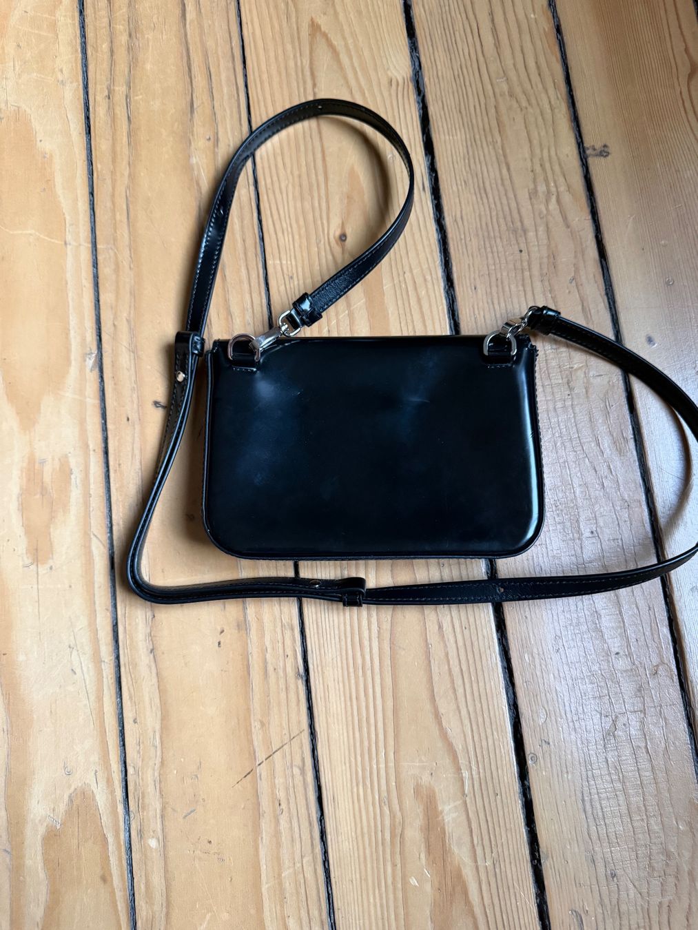 Prada Taschen: Prada Mini Cross Bag – Gebraucht aus Zürich von Romjana 1