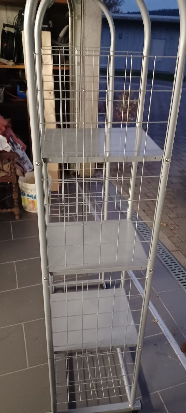 Guardaroba: Garderobenstaender/Kleiderstaender mit Rollen, Metall – Usato da Dürrenäsch venduto da Uliu 2