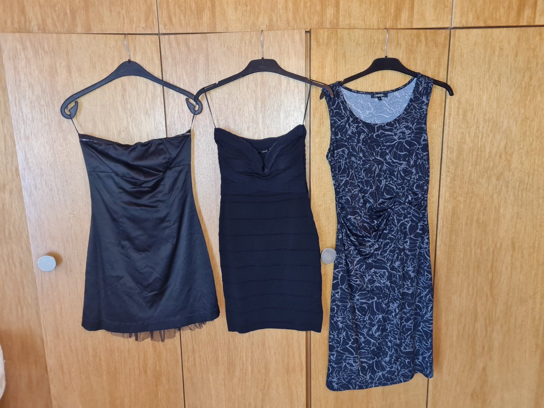 Lotti di vestiti: Kleiderpaket Gr.S – Usato da Döttingen venduto da Verkauf 1