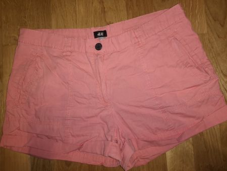 Kurze leichte Frauen Hose, Gr. 44