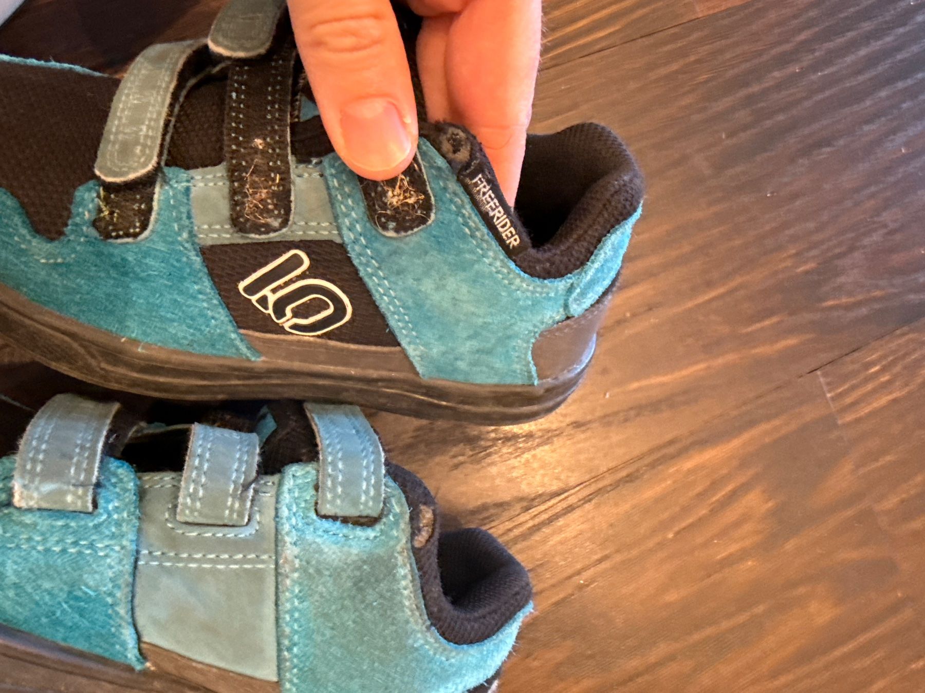 Five Ten Scarpe per ragazzi: Five Ten Kinderbikeschuhe Gr 30 – Usato da Schinznach-Bad venduto da a-girl 3