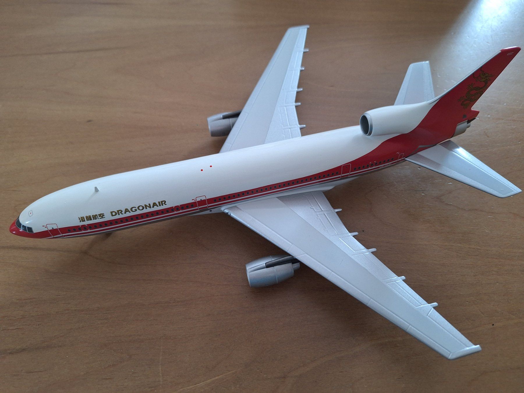 Lockheed Kit di modellismo & Modellini statici: Dragonair Lockheed L-1011 1:200 – Usato da Sargans venduto da nicsam1815 1
