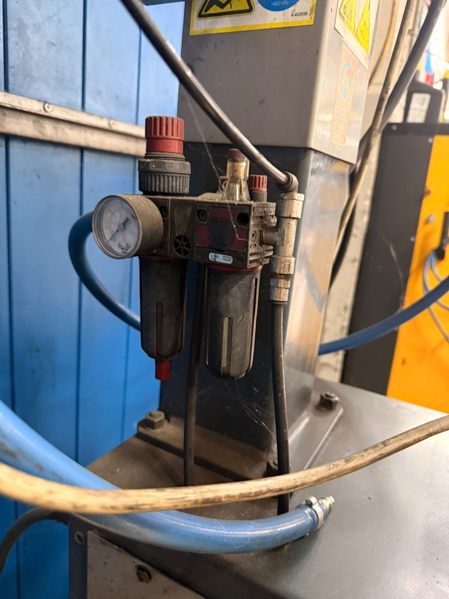 Tutte le macchine: Pneumontiermaschine – Usato da Inkwil venduto da rene712 2