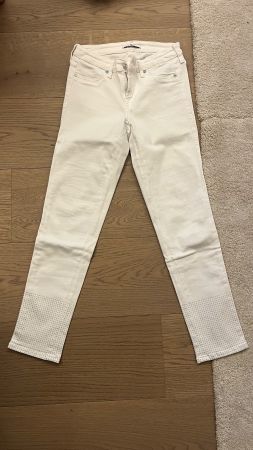 7 For All Makind Slim Crop White Jeans with Crystals in 25