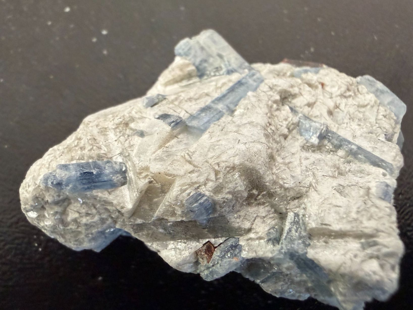 Minerali & Pietre curative: Kyanite with Staurolite, Namibia (5.14) – Nuovo (secondo la descrizione) da Muri b. Bern venduto da Gemmes