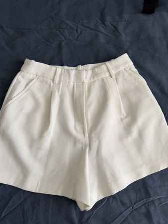 Kurze Hose Zara weiss in Grösse M guter Zustand
