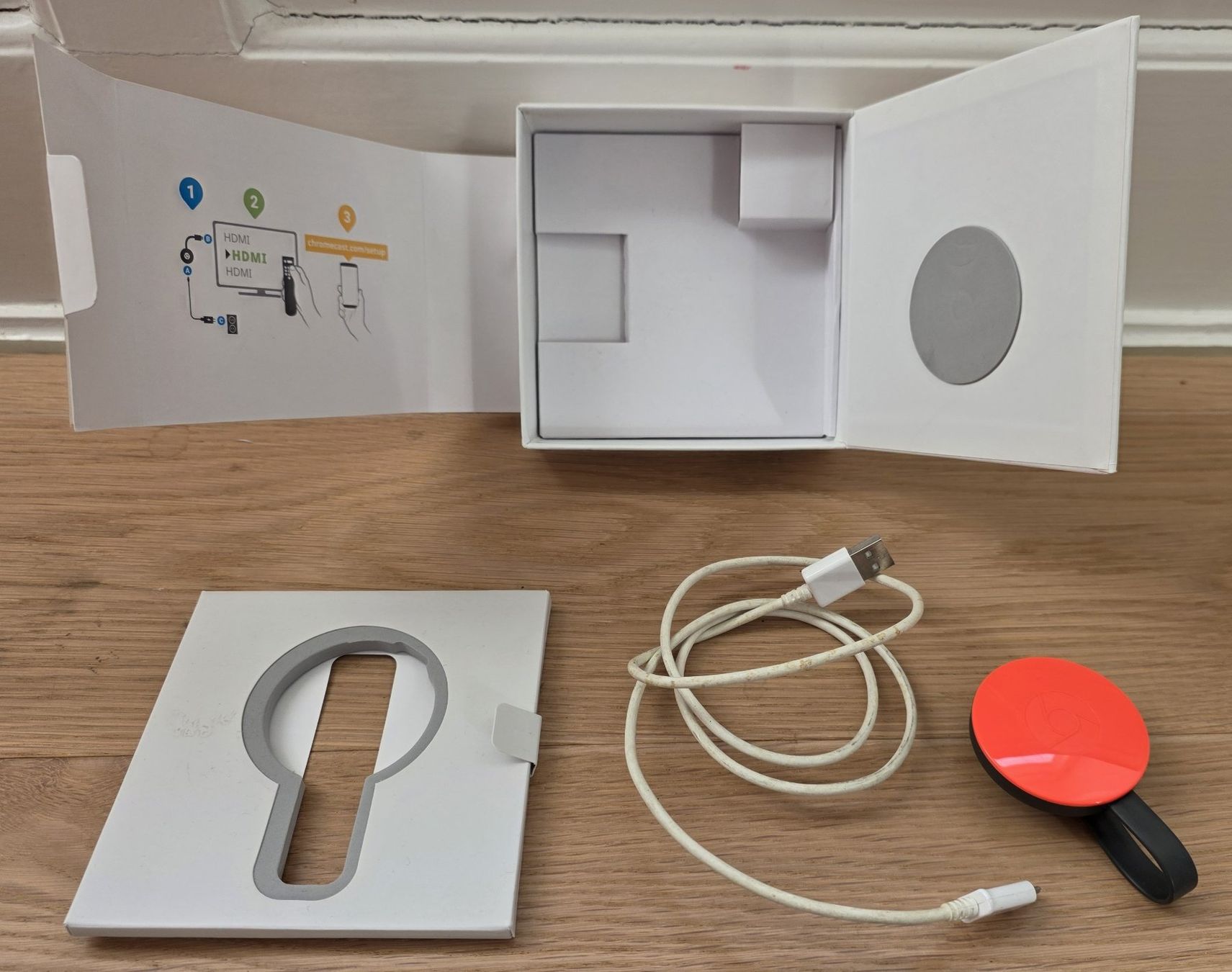 Google Systèmes audio & multimédias: Google Chromecast Streaming Player rot gebraucht – D'occasion à Aarau par Ahoffa 3