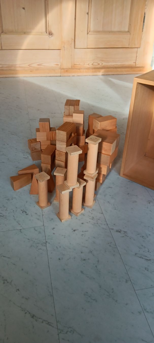 Giocattoli: Holzklötzli mit Holzkiste – Usato da Seuzach venduto da jennifer05 1