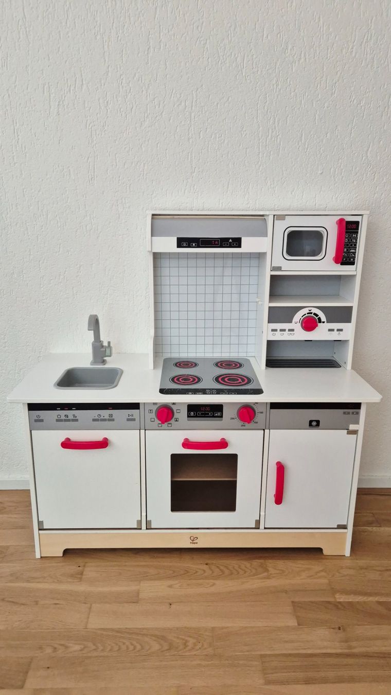 Hape Giocattoli: Spielküche HAPE + Geschirr-Set – Usato da Pfäffikon SZ venduto da iry_b6ns 2