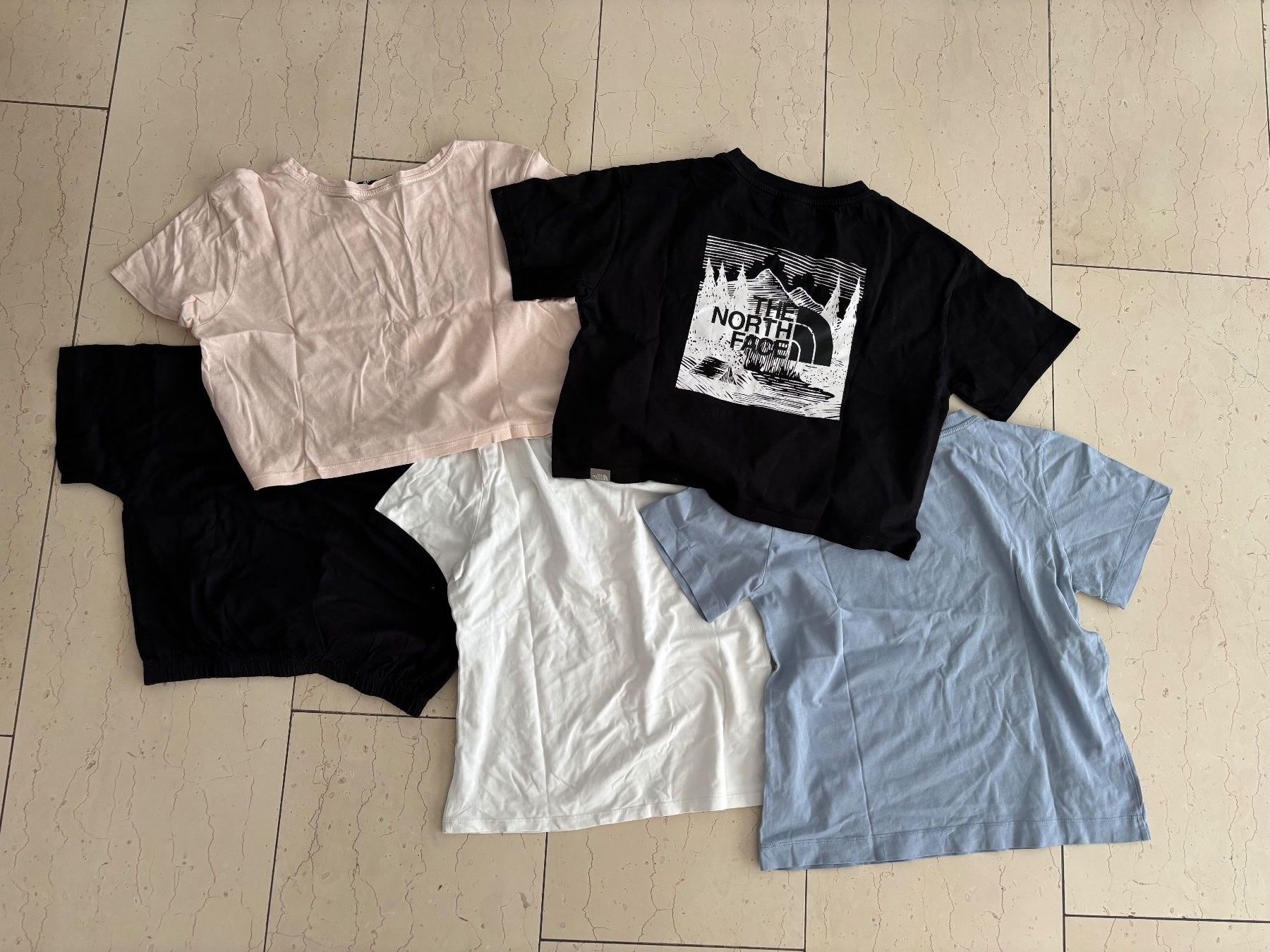 T-shirt: 5 T-Shirts, Grösse S – Usato da Bünzen venduto da noemi_3105 4