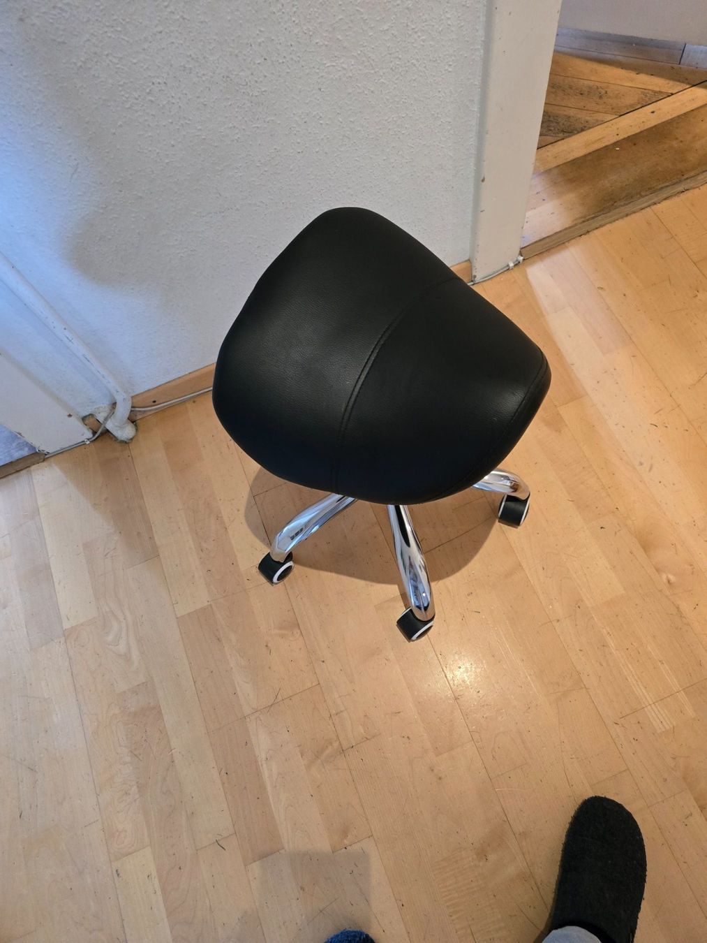 Tabourets: Tabouret de bureau ergonomique sur roulette – D'occasion à Biel/Bienne par Cytriceps 2