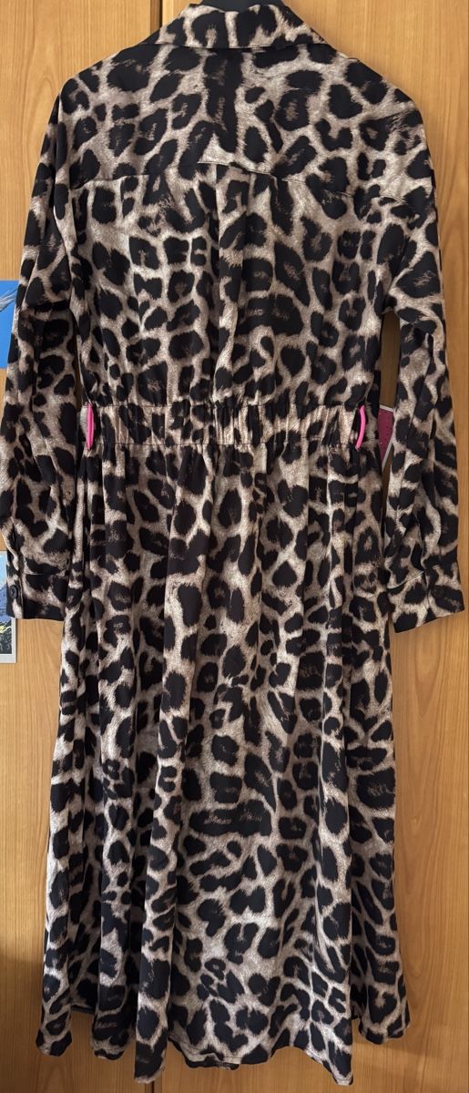 Kleider: Leoparden-Print Blusenkleid, Gr. S – Gebraucht aus Saas-Fee von omn_5qkz 1