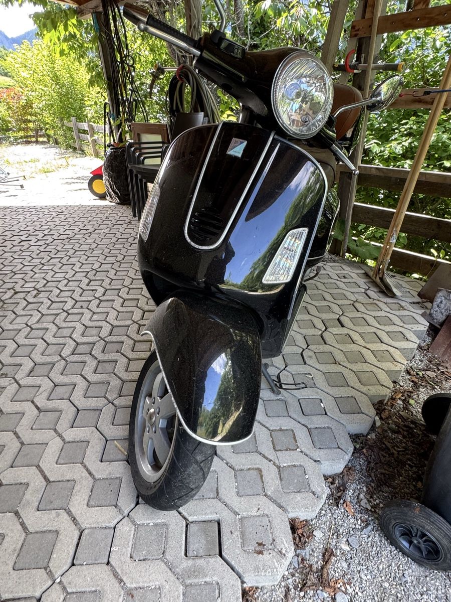 Vespa Scooter: PIAGGO Vespa GT 200 – Usato da Chemin venduto da Lbishop 3