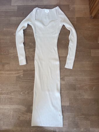Weisses langes Kleid