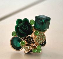 Statement Ring grün gold Farbe – Bijoux mit grossen Steinen