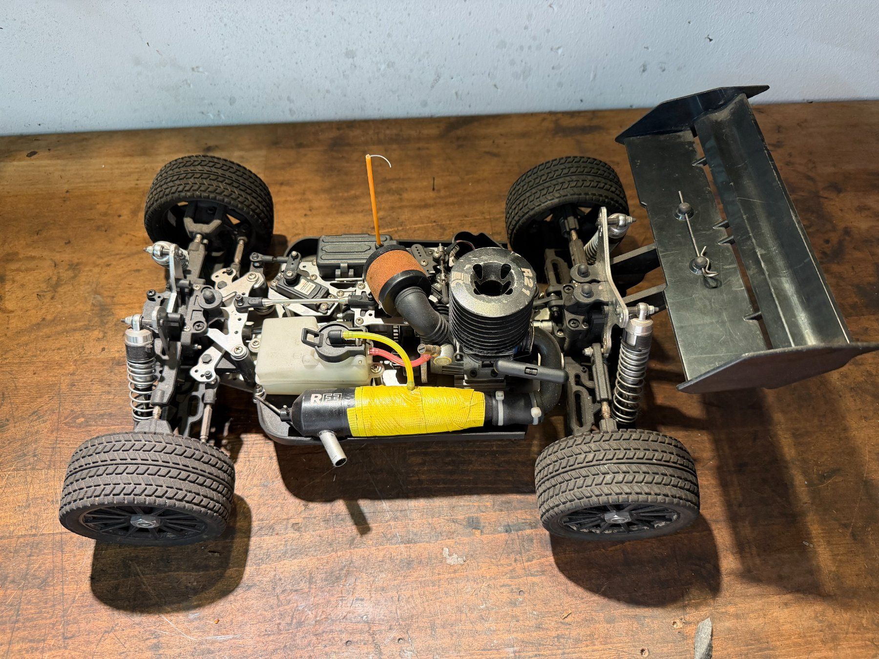 Reely RC Kits de montage: Reely Air Attack Nitro 4WD 1:8 – D'occasion à Laax GR par il_8klkd 2