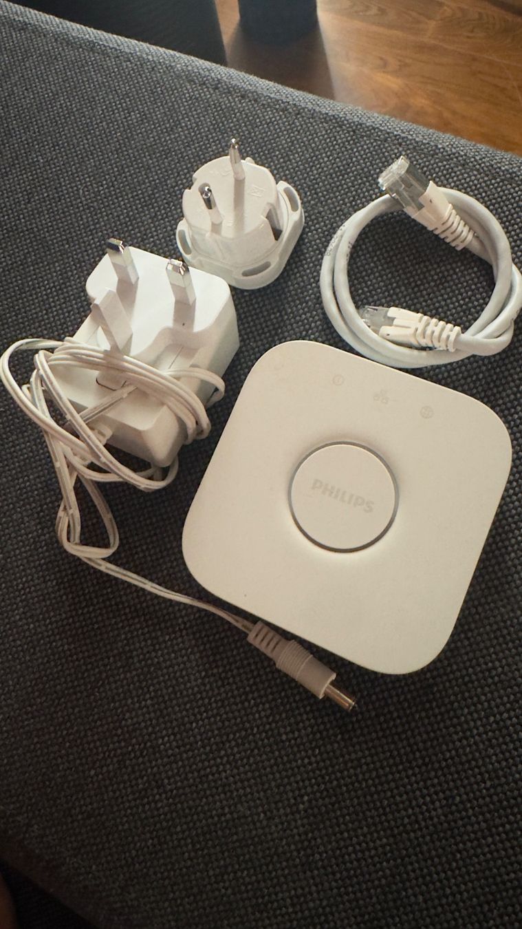 Philips Hub & Switch: Philips Hue Bridge 2.1 - Smart Home – Usato da Frümsen venduto da tattoonn