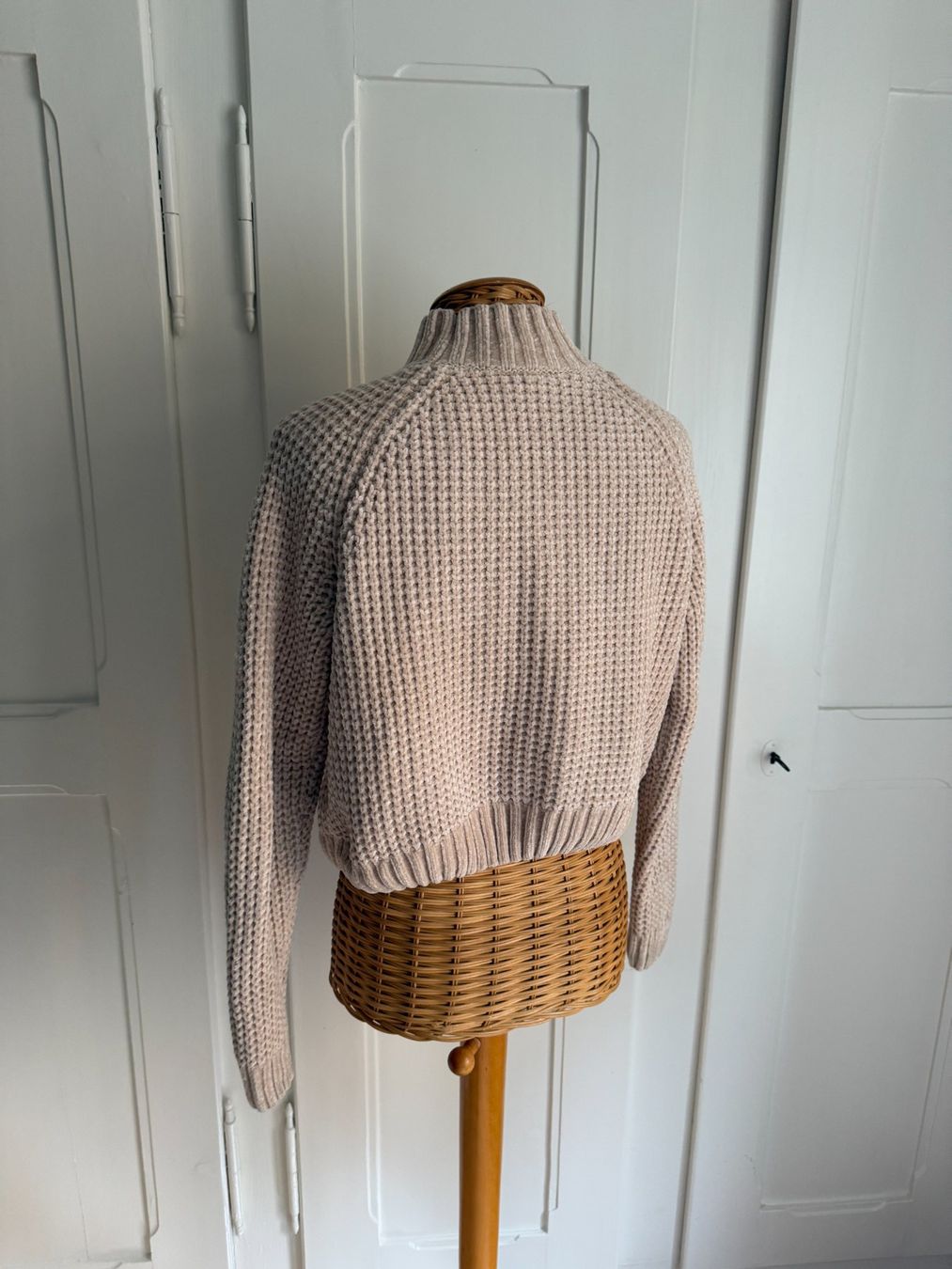 H&M Pulls & Sweat-shirts: Cropped Strickpullover beige S – D'occasion à Zürich par Diazaio 2